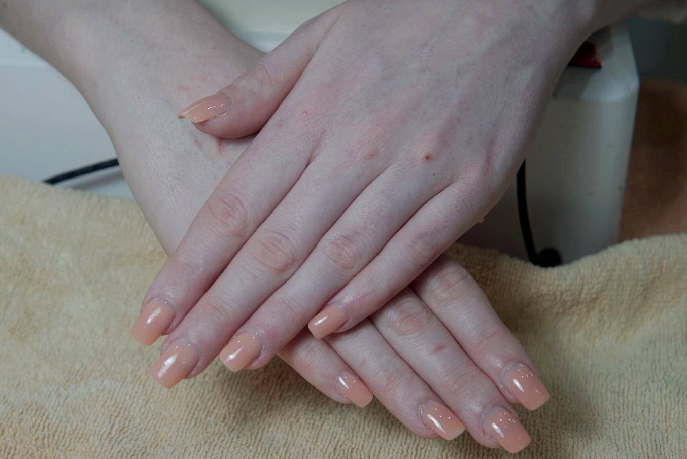 Nail salon Sukhumvit Bangkok manicure