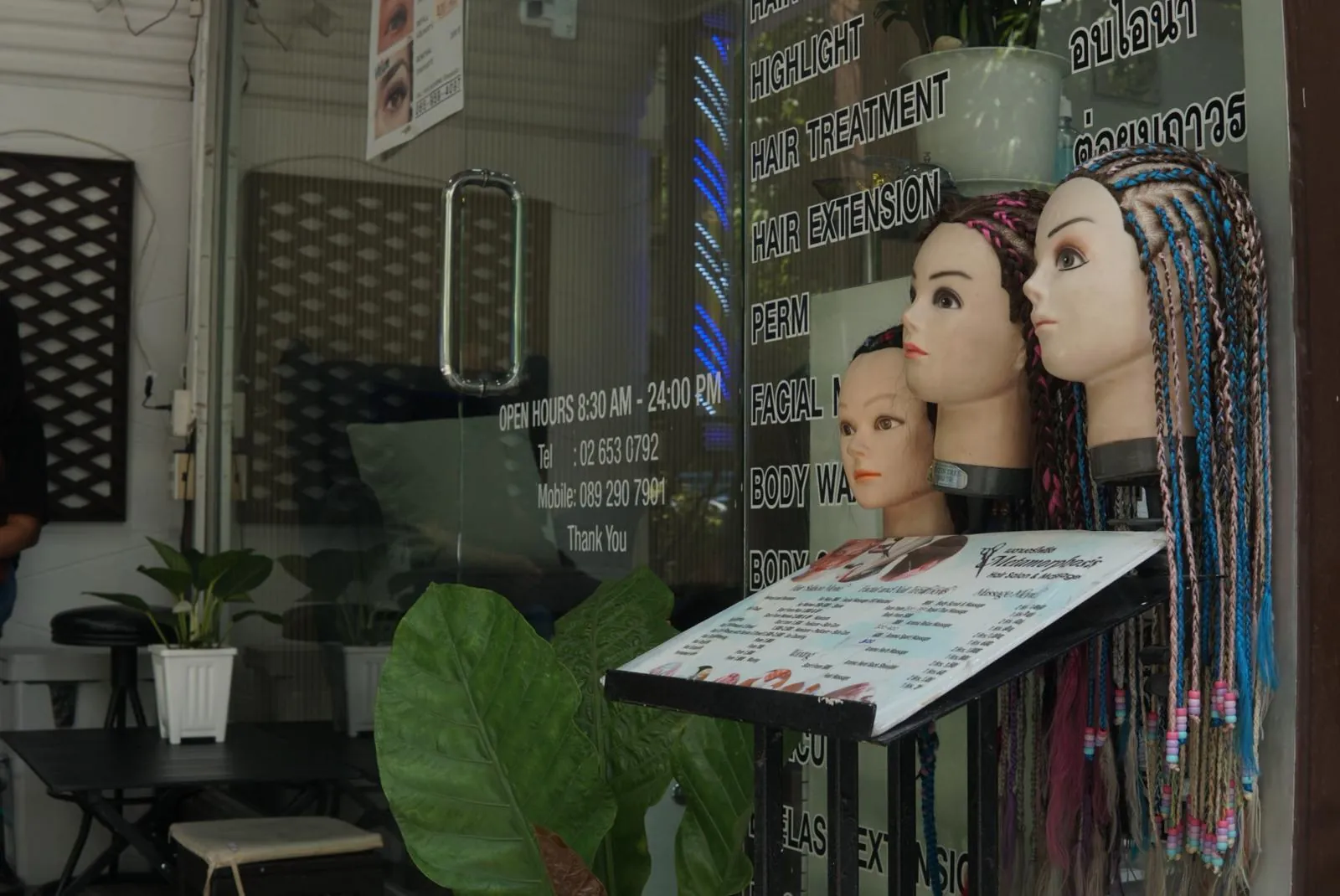 Metamorphosis salon entrance on Sukhumvit Soi 6